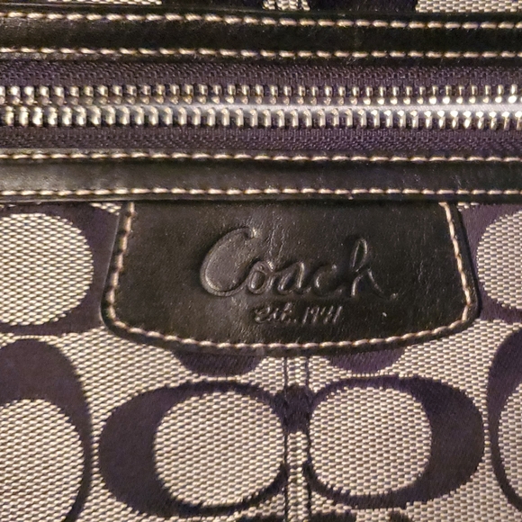 Authentic Coach bag - Picture 3 of 5